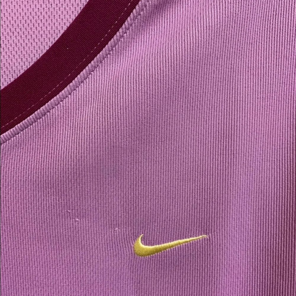 Ladies Nike Dry-Fit V-neck Athletic Top, Size L - Picture 3 of 8